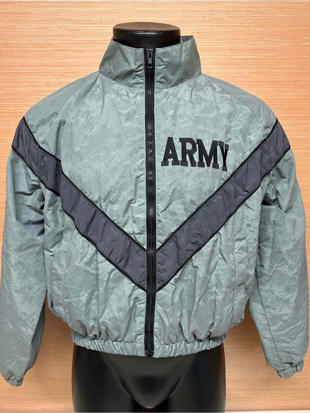Army Gray Digital Camo Improved Physical Fitness Uniform IPFU PT Jacket Sz Small